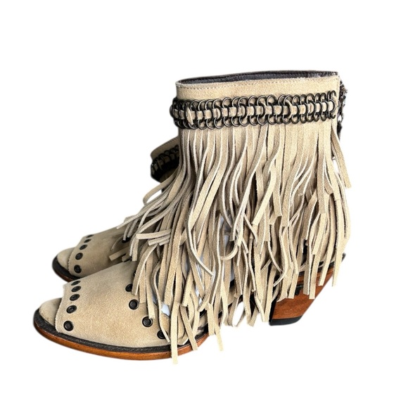 Lane Beige Suede Fringe Peep Toe Booties Metal Studs Chain Embellishment 8.5